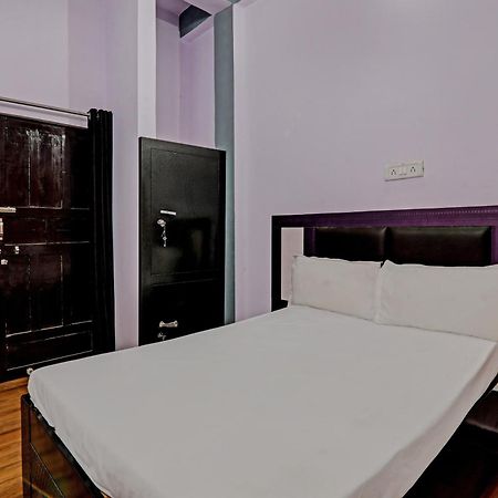 Oyo Hotel Crown Lucknow Ngoại thất bức ảnh