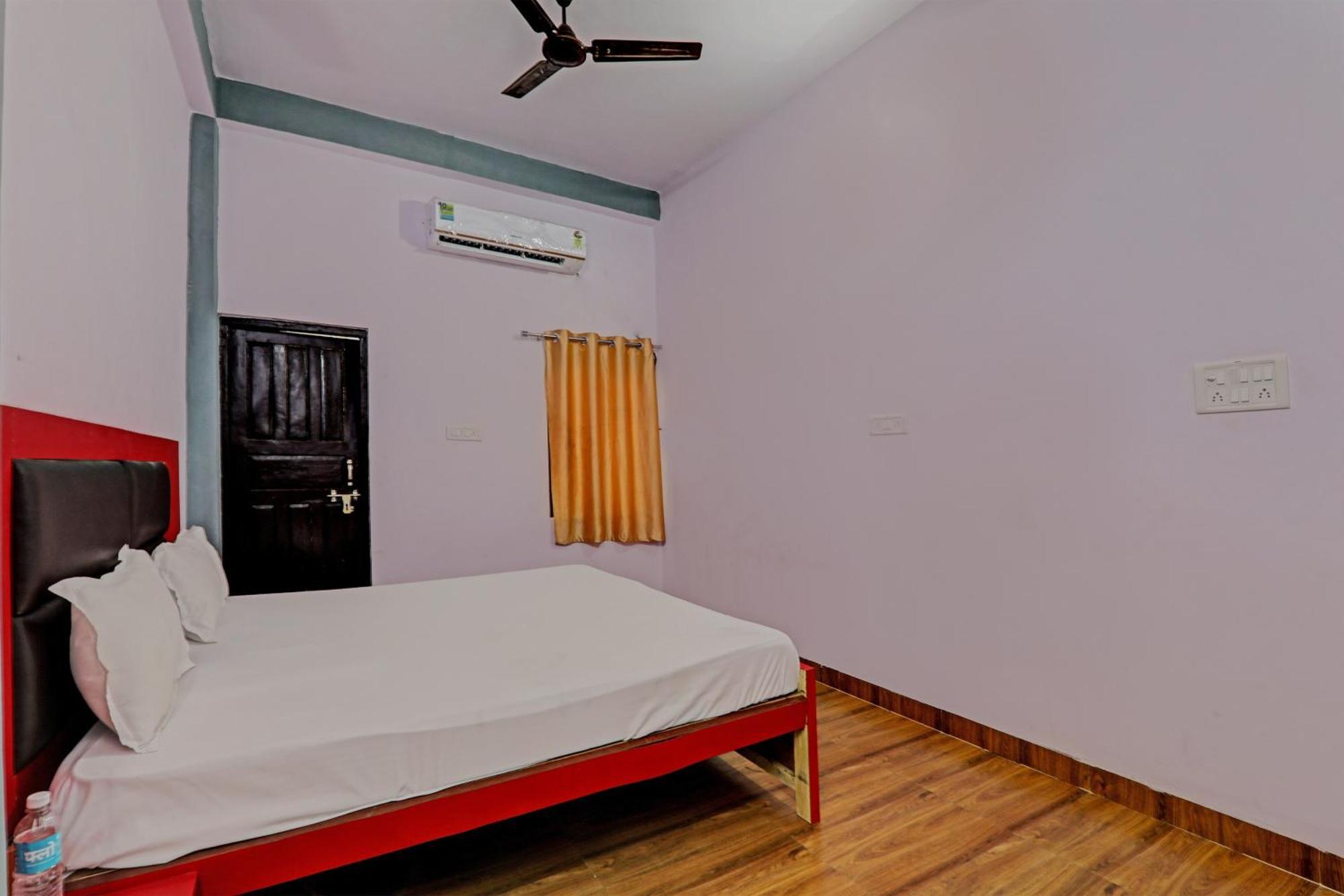 Oyo Hotel Crown Lucknow Ngoại thất bức ảnh