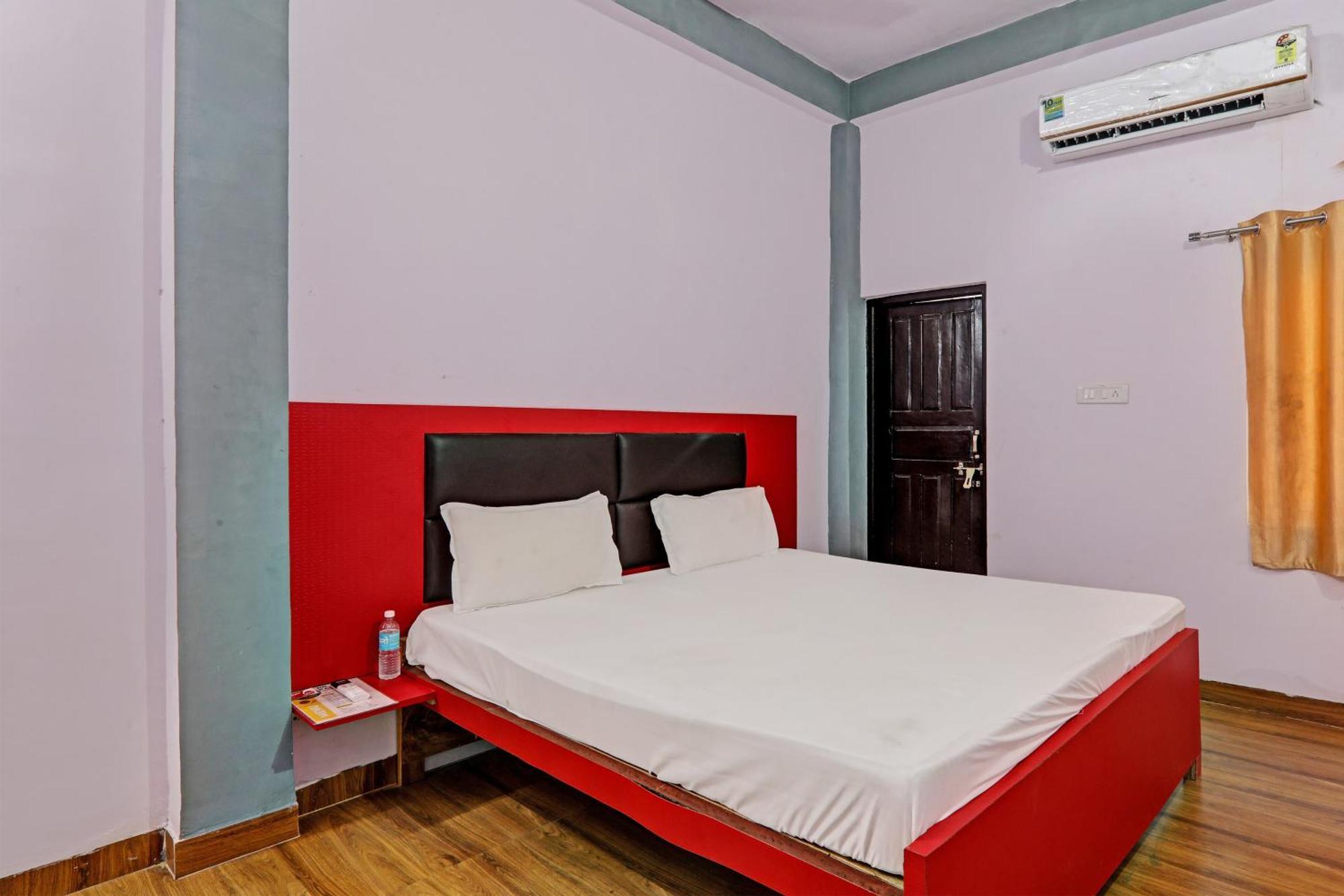 Oyo Hotel Crown Lucknow Ngoại thất bức ảnh