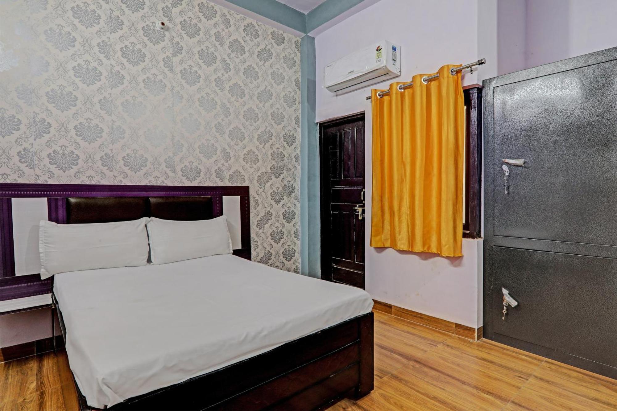 Oyo Hotel Crown Lucknow Ngoại thất bức ảnh