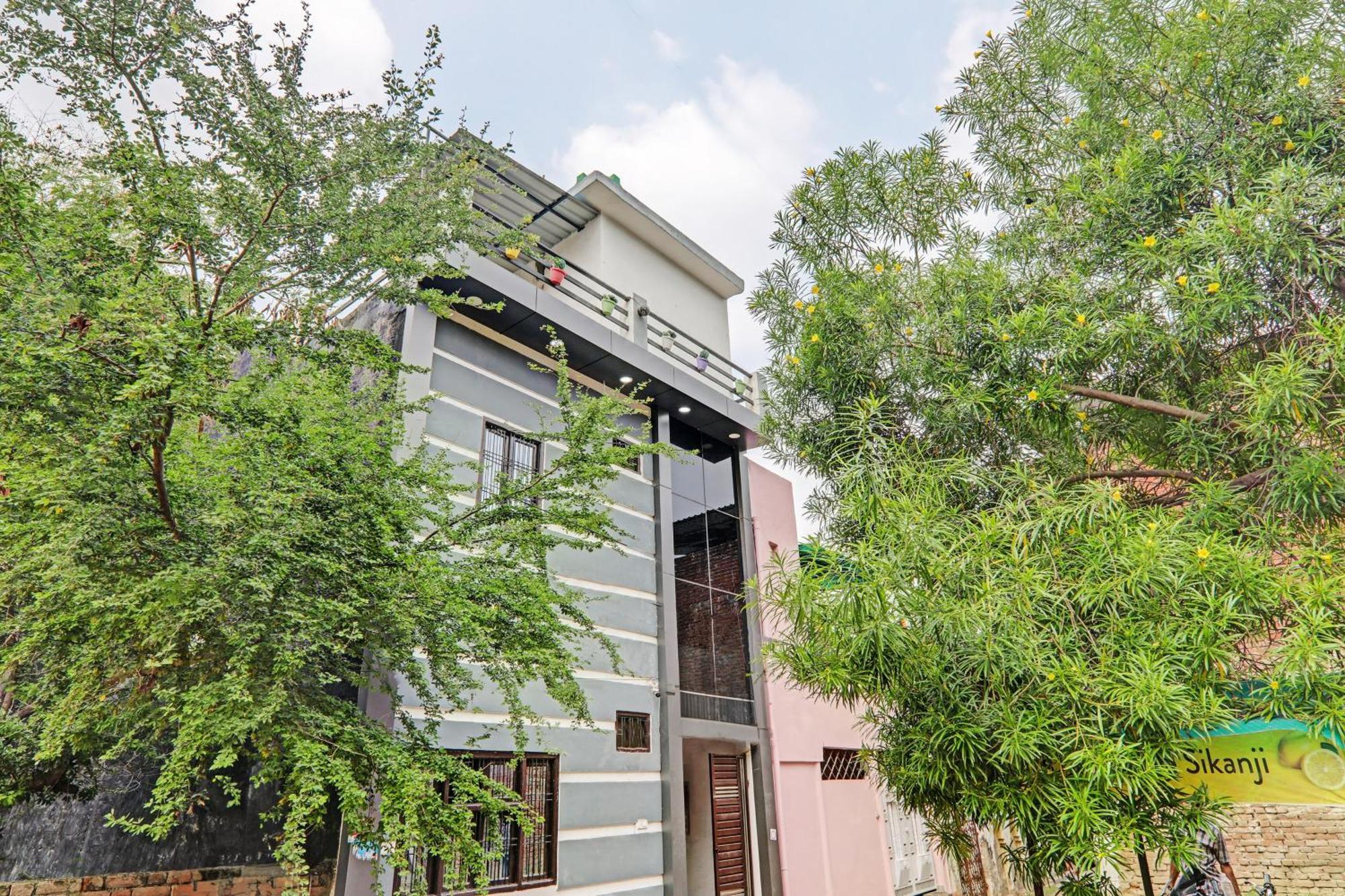Oyo Hotel Crown Lucknow Ngoại thất bức ảnh